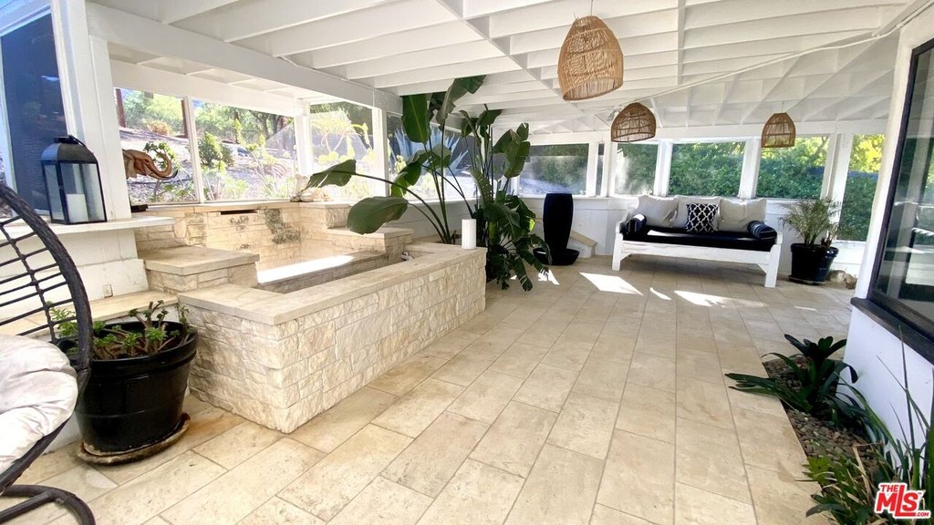 Calabasas, California, 91302, United States, 4 Bedrooms Bedrooms, ,4 BathroomsBathrooms,Residential,Forsale,1985952