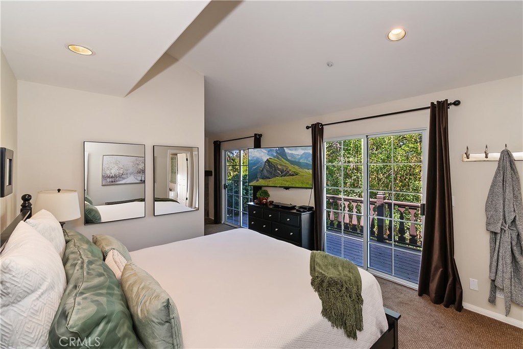 Lake Arrowhead, California, 92352, United States, 3 Bedrooms Bedrooms, ,2.5 BathroomsBathrooms,Residential,Forsale,1953293
