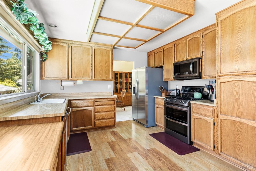 Rohnert Park, California, 94928, United States, 4 Bedrooms Bedrooms, ,3 BathroomsBathrooms,Residential,Forsale,1985936