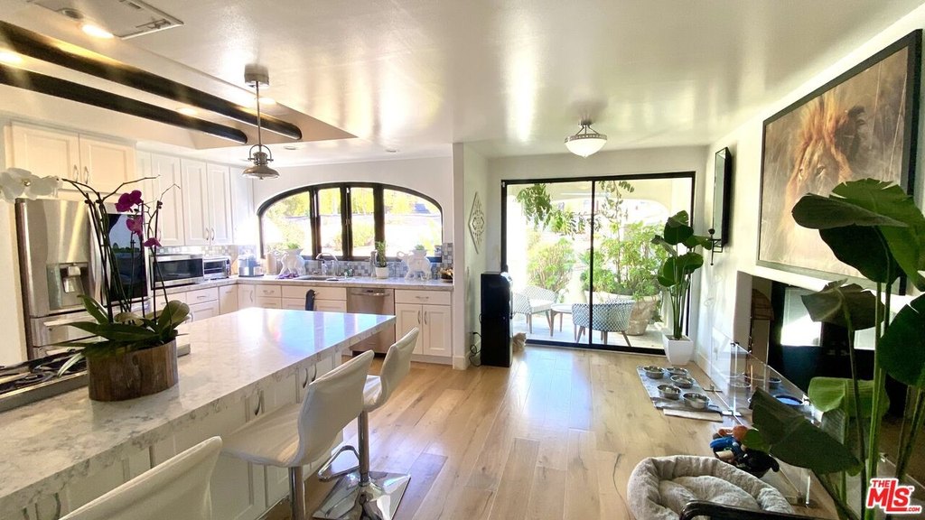 Calabasas, California, 91302, United States, 4 Bedrooms Bedrooms, ,4 BathroomsBathrooms,Residential,Forsale,1985952