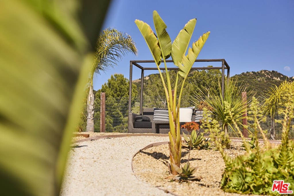 Calabasas, California, 91302, United States, 4 Bedrooms Bedrooms, ,4 BathroomsBathrooms,Residential,Forsale,1985952