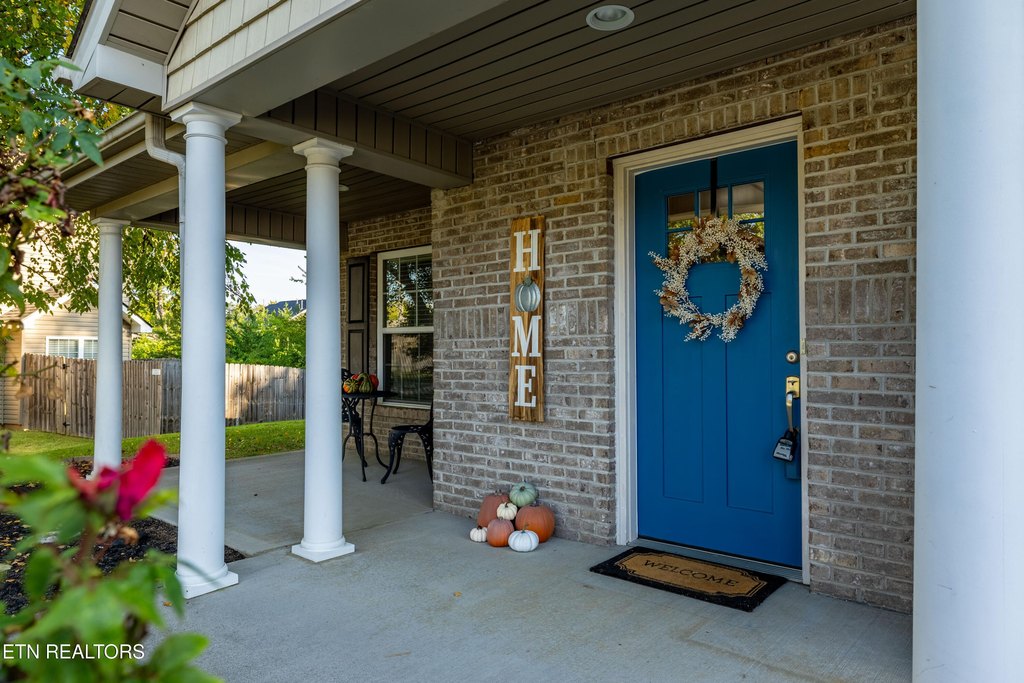 Maryville, Tennessee, 37801, United States, 5 Bedrooms Bedrooms, ,3.5 BathroomsBathrooms,Residential,Forsale,1952826