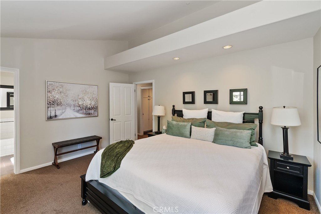 Lake Arrowhead, California, 92352, United States, 3 Bedrooms Bedrooms, ,2.5 BathroomsBathrooms,Residential,Forsale,1953293