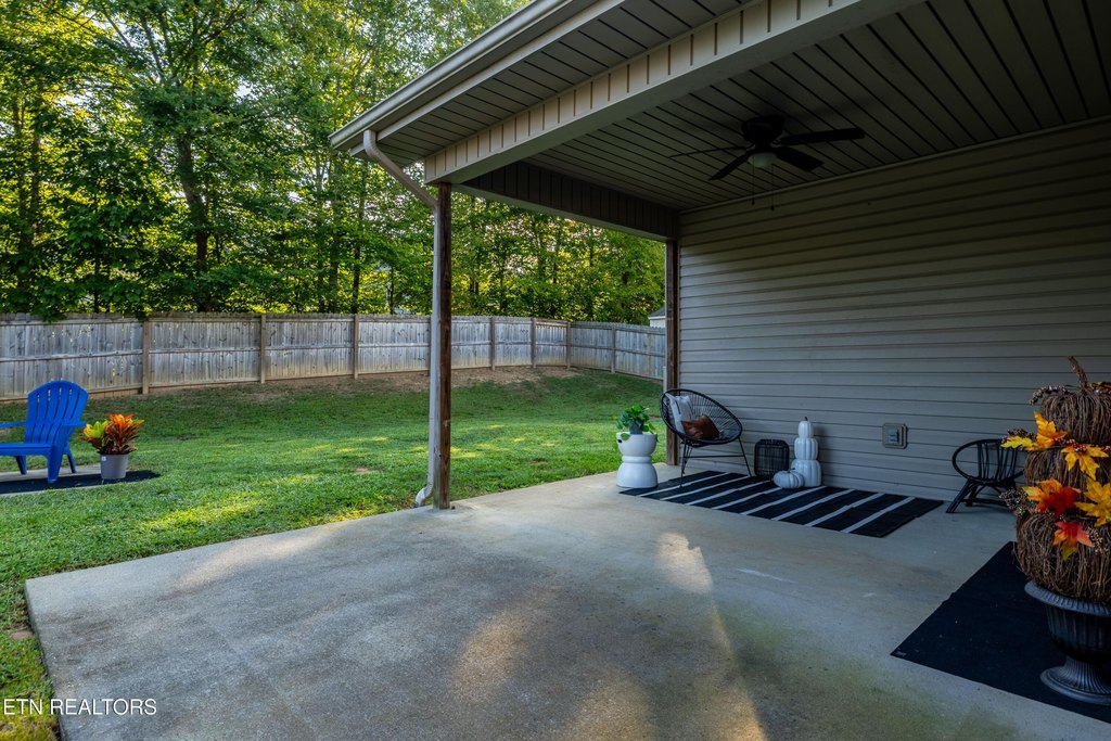 Maryville, Tennessee, 37801, United States, 5 Bedrooms Bedrooms, ,3.5 BathroomsBathrooms,Residential,Forsale,1952826