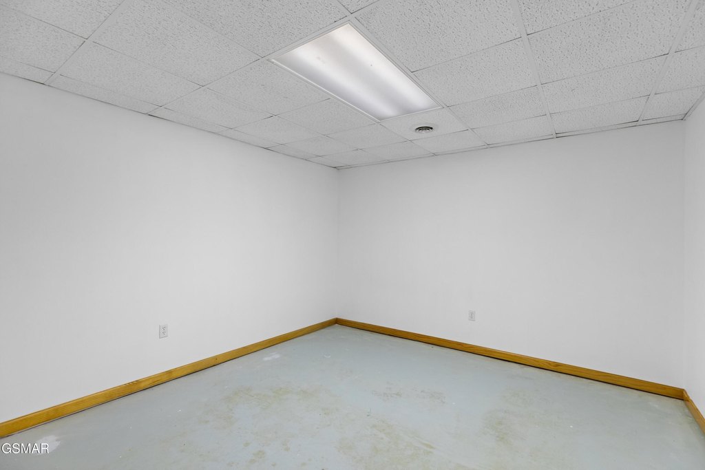 Newport, Tennessee, 37821, United States, 5 Bedrooms Bedrooms, ,2.5 BathroomsBathrooms,Residential,Forsale,1999410