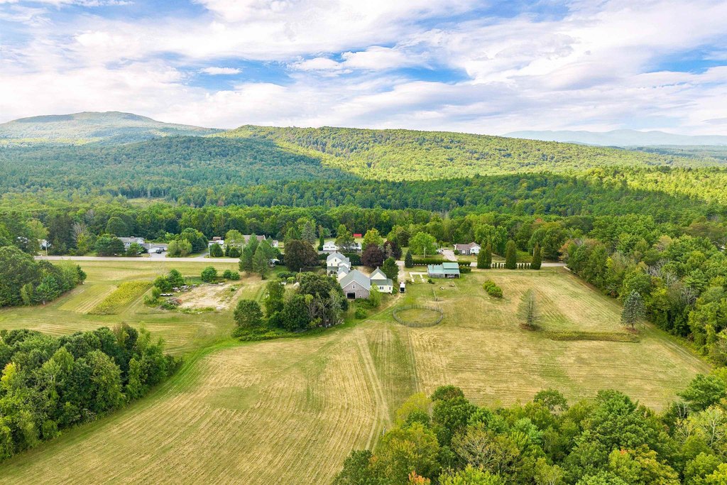 Brookfield, New Hampshire, 03872, United States, 4 Bedrooms Bedrooms, ,2.5 BathroomsBathrooms,Residential,Forsale,1952918