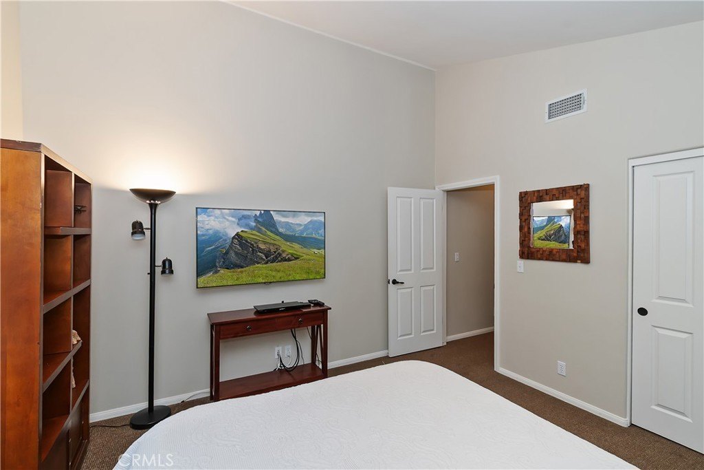 Lake Arrowhead, California, 92352, United States, 3 Bedrooms Bedrooms, ,2.5 BathroomsBathrooms,Residential,Forsale,1953293