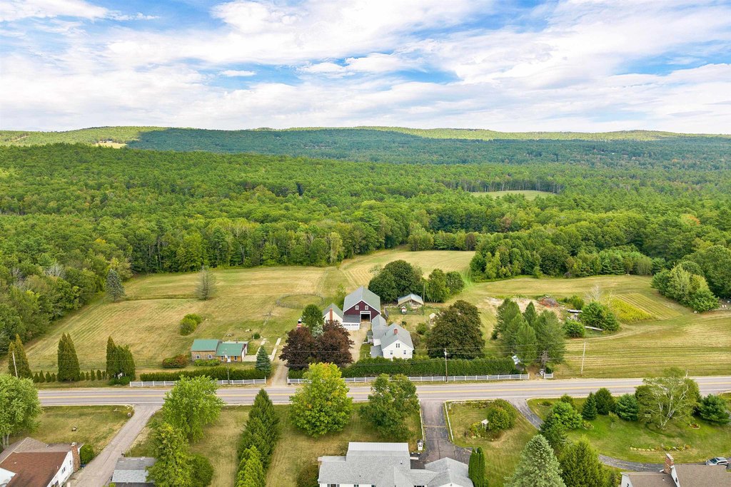 Brookfield, New Hampshire, 03872, United States, 4 Bedrooms Bedrooms, ,2.5 BathroomsBathrooms,Residential,Forsale,1952918