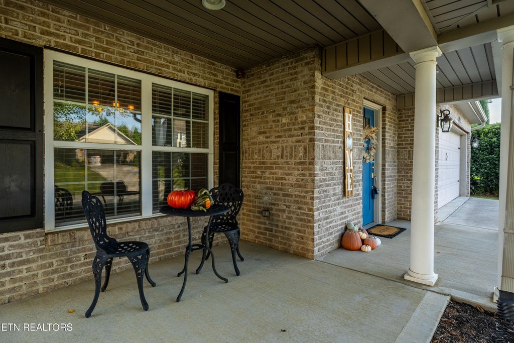 Maryville, Tennessee, 37801, United States, 5 Bedrooms Bedrooms, ,3.5 BathroomsBathrooms,Residential,Forsale,1952826