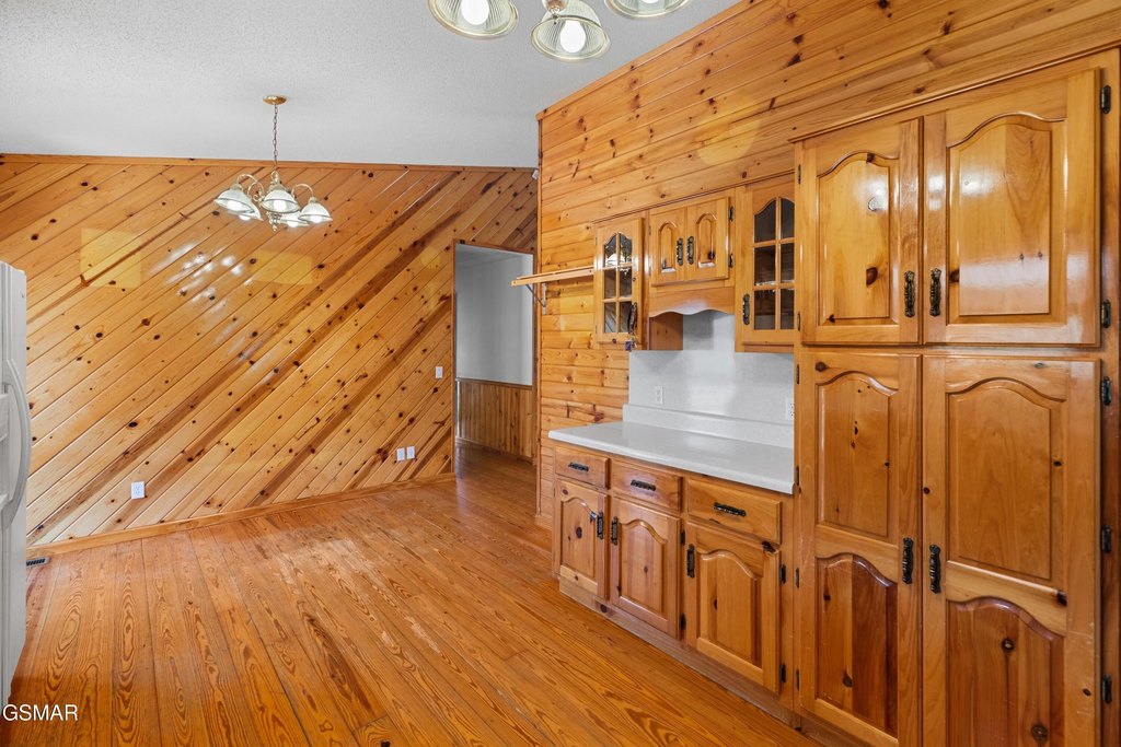 Newport, Tennessee, 37821, United States, 5 Bedrooms Bedrooms, ,2.5 BathroomsBathrooms,Residential,Forsale,1999410