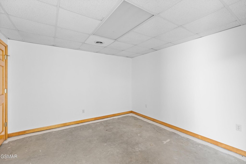 Newport, Tennessee, 37821, United States, 5 Bedrooms Bedrooms, ,2.5 BathroomsBathrooms,Residential,Forsale,1999410