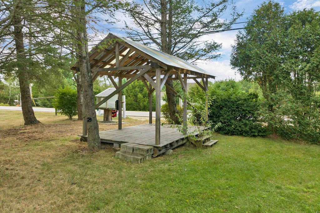 Brookfield, New Hampshire, 03872, United States, 4 Bedrooms Bedrooms, ,2.5 BathroomsBathrooms,Residential,Forsale,1952918