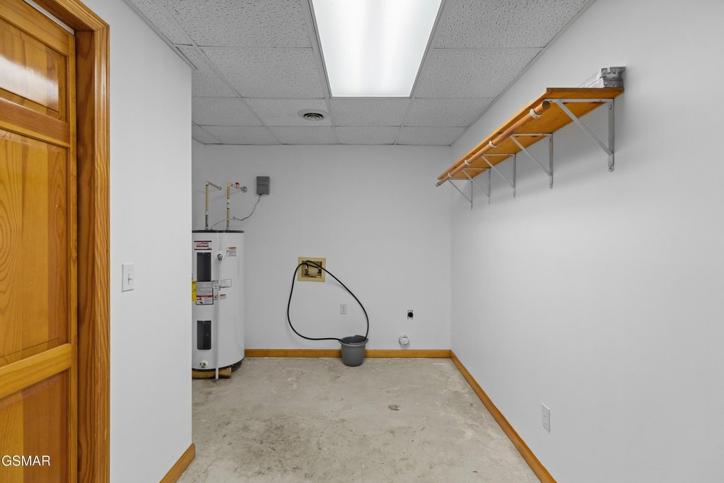 Newport, Tennessee, 37821, United States, 5 Bedrooms Bedrooms, ,2.5 BathroomsBathrooms,Residential,Forsale,1999410