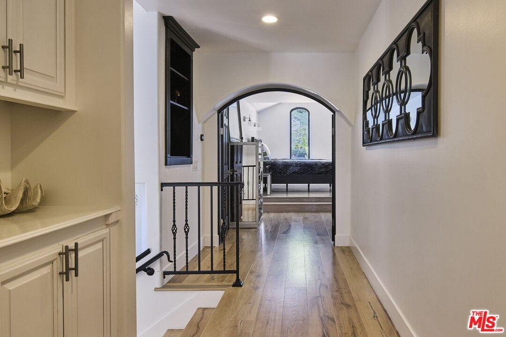 Calabasas, California, 91302, United States, 4 Bedrooms Bedrooms, ,4 BathroomsBathrooms,Residential,Forsale,1985952