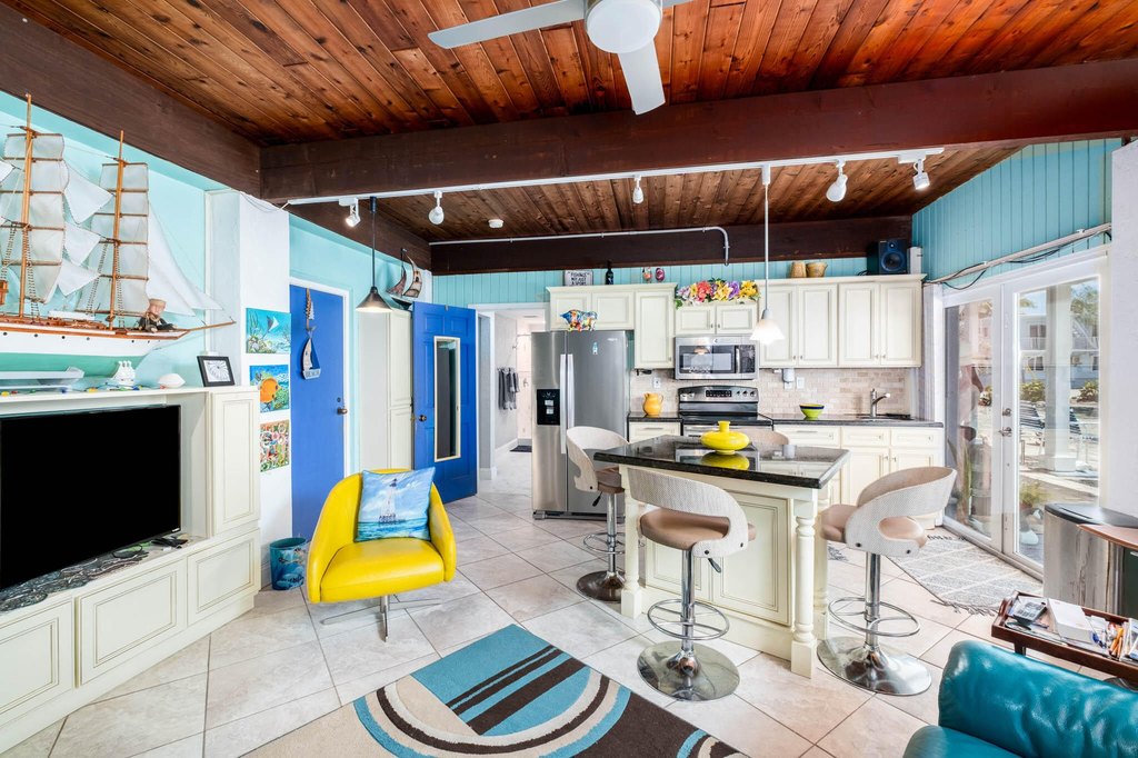 Upper Matecumbe Key Islamorada, Florida, 33036, United States, 3 Bedrooms Bedrooms, ,3 BathroomsBathrooms,Residential,Forsale,2004336