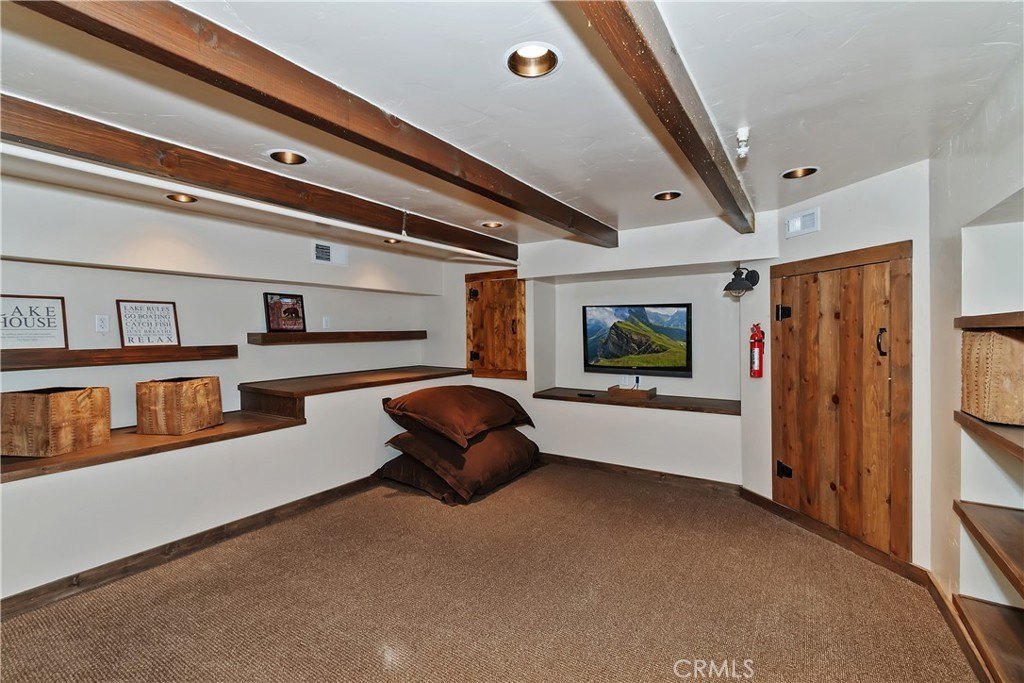 Lake Arrowhead, California, 92352, United States, 3 Bedrooms Bedrooms, ,2.5 BathroomsBathrooms,Residential,Forsale,1953293