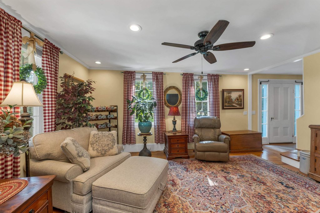 Brookfield, New Hampshire, 03872, United States, 4 Bedrooms Bedrooms, ,2.5 BathroomsBathrooms,Residential,Forsale,1952918