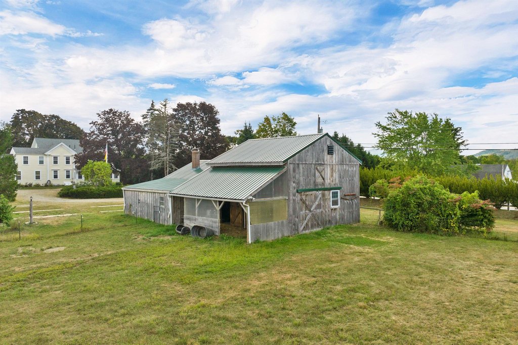 Brookfield, New Hampshire, 03872, United States, 4 Bedrooms Bedrooms, ,2.5 BathroomsBathrooms,Residential,Forsale,1952918