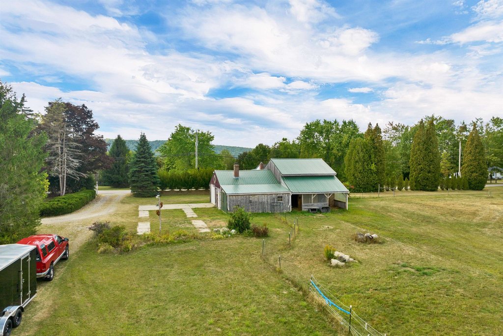 Brookfield, New Hampshire, 03872, United States, 4 Bedrooms Bedrooms, ,2.5 BathroomsBathrooms,Residential,Forsale,1952918