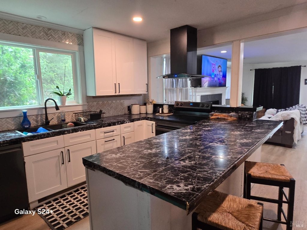 Santa Rosa, California, 95404, United States, 3 Bedrooms Bedrooms, ,2 BathroomsBathrooms,Residential,Forsale,1953118