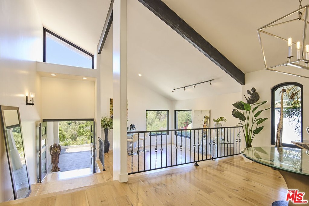 Calabasas, California, 91302, United States, 4 Bedrooms Bedrooms, ,4 BathroomsBathrooms,Residential,Forsale,1985952