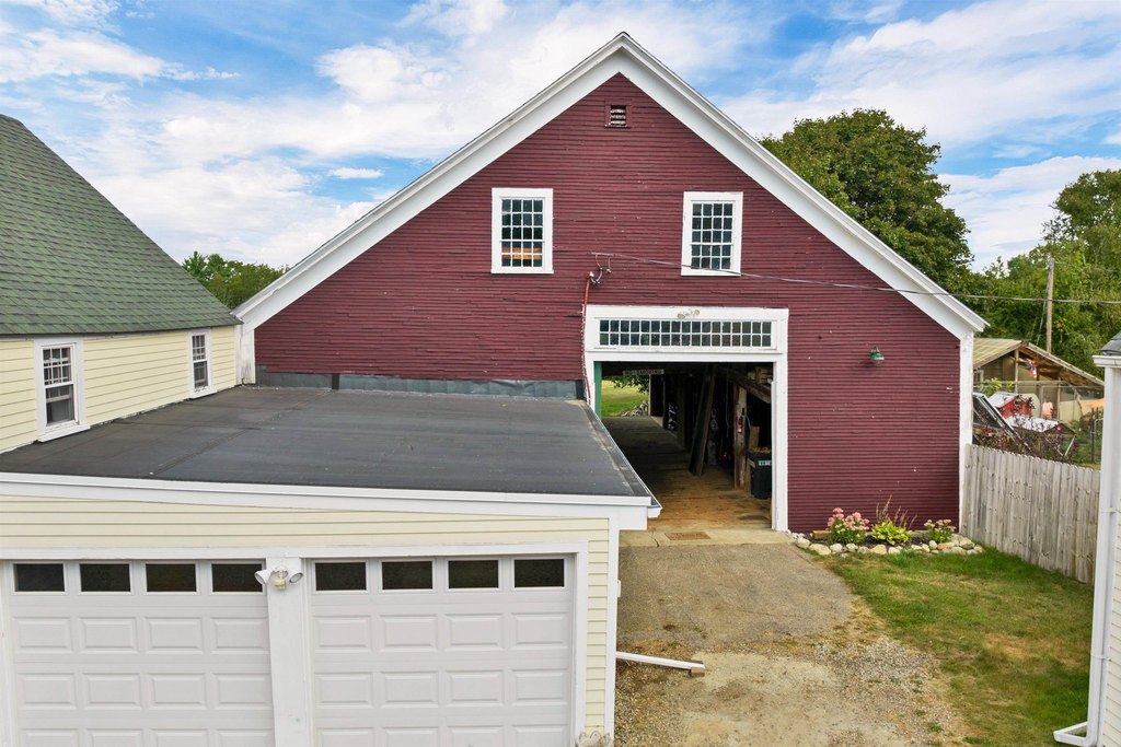 Brookfield, New Hampshire, 03872, United States, 4 Bedrooms Bedrooms, ,2.5 BathroomsBathrooms,Residential,Forsale,1952918