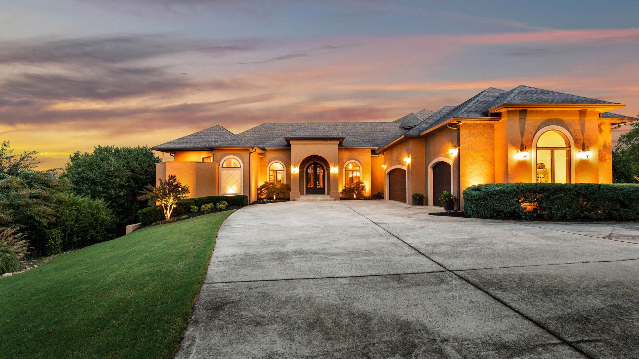 Ringgold, Georgia, 30736, United States, 5 Bedrooms Bedrooms, ,5.5 BathroomsBathrooms,Residential,Forsale,1963497