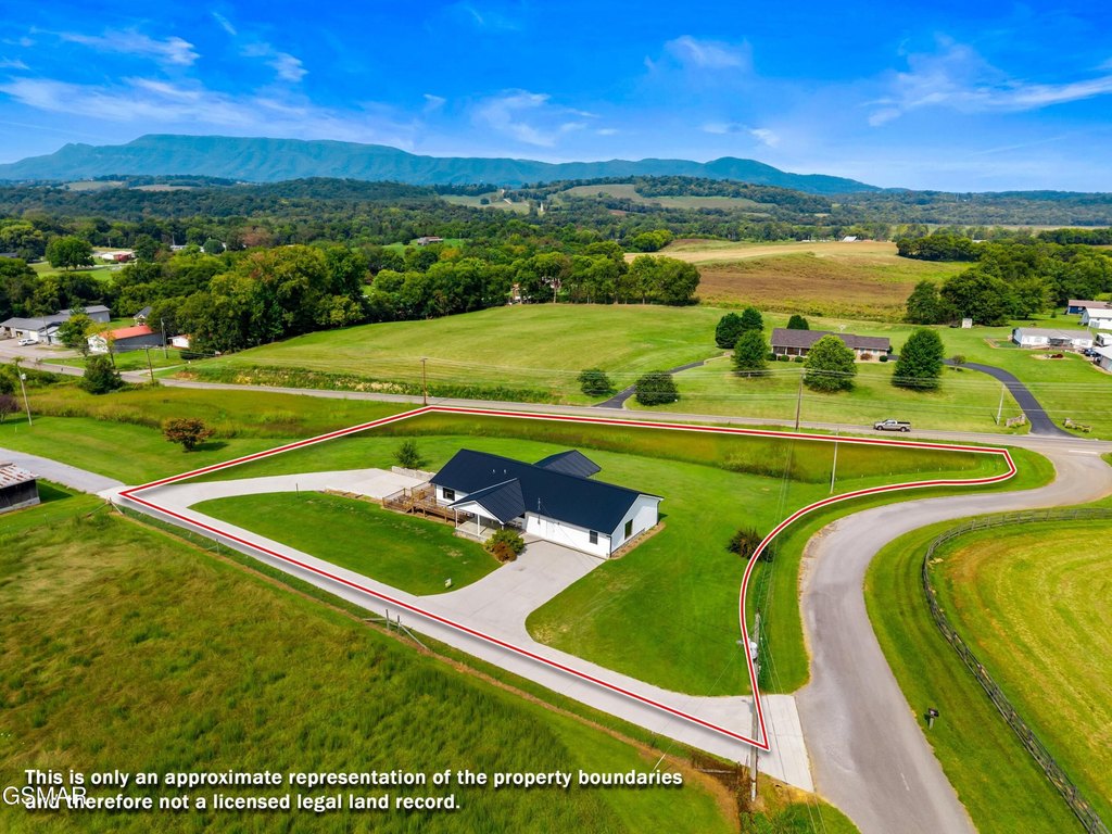 Newport, Tennessee, 37821, United States, 5 Bedrooms Bedrooms, ,2.5 BathroomsBathrooms,Residential,Forsale,1999410