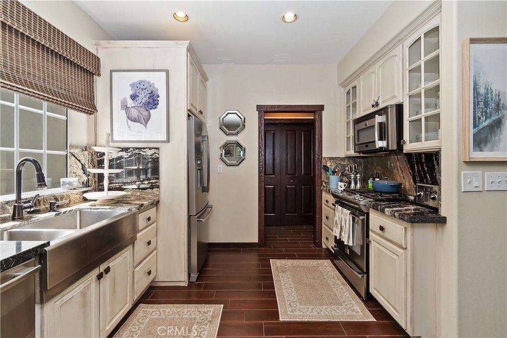 Lake Arrowhead, California, 92352, United States, 3 Bedrooms Bedrooms, ,2.5 BathroomsBathrooms,Residential,Forsale,1953293
