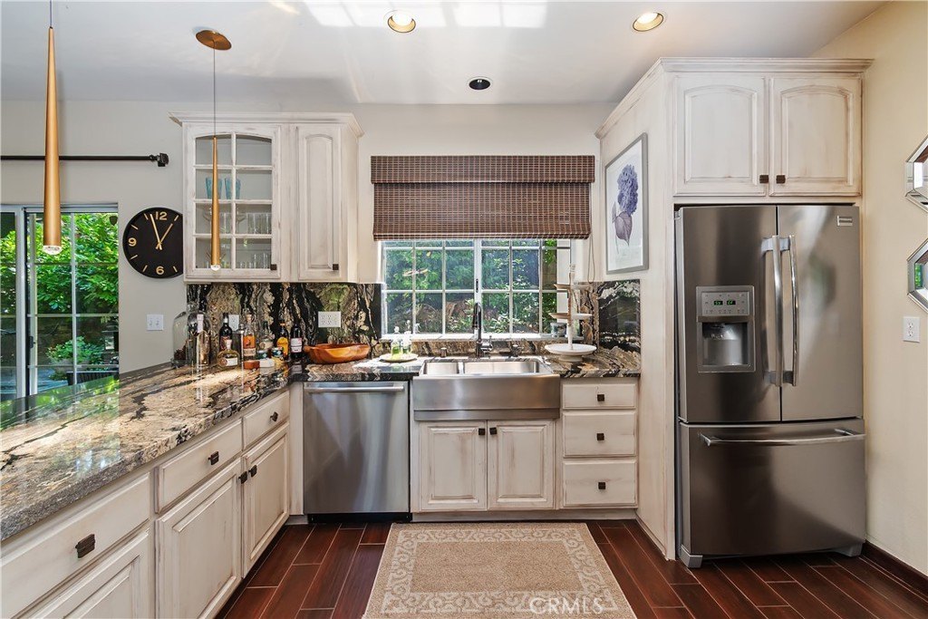 Lake Arrowhead, California, 92352, United States, 3 Bedrooms Bedrooms, ,2.5 BathroomsBathrooms,Residential,Forsale,1953293