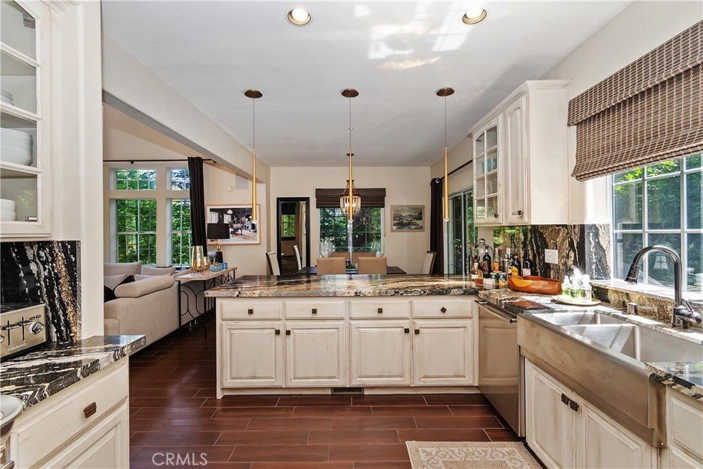 Lake Arrowhead, California, 92352, United States, 3 Bedrooms Bedrooms, ,2.5 BathroomsBathrooms,Residential,Forsale,1953293