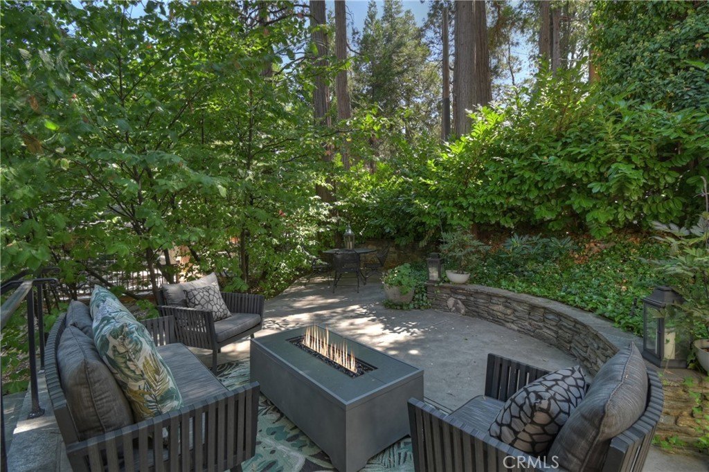 Lake Arrowhead, California, 92352, United States, 3 Bedrooms Bedrooms, ,2.5 BathroomsBathrooms,Residential,Forsale,1953293