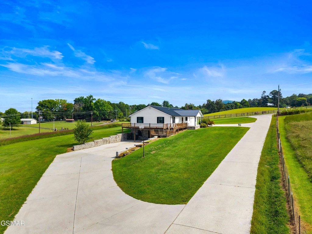 Newport, Tennessee, 37821, United States, 5 Bedrooms Bedrooms, ,2.5 BathroomsBathrooms,Residential,Forsale,1999410