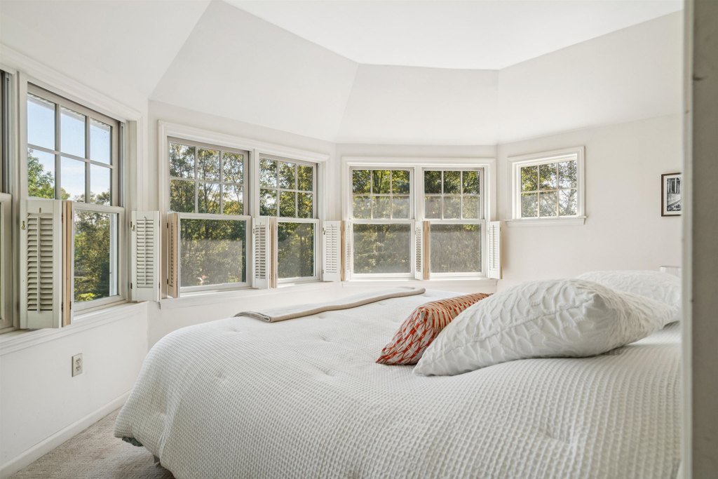 Norwich, Vermont, 05055, United States, 4 Bedrooms Bedrooms, ,2.5 BathroomsBathrooms,Residential,Forsale,2004851