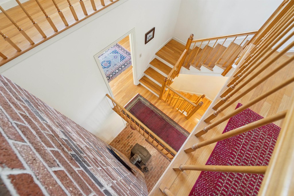 Norwich, Vermont, 05055, United States, 4 Bedrooms Bedrooms, ,2.5 BathroomsBathrooms,Residential,Forsale,2004851