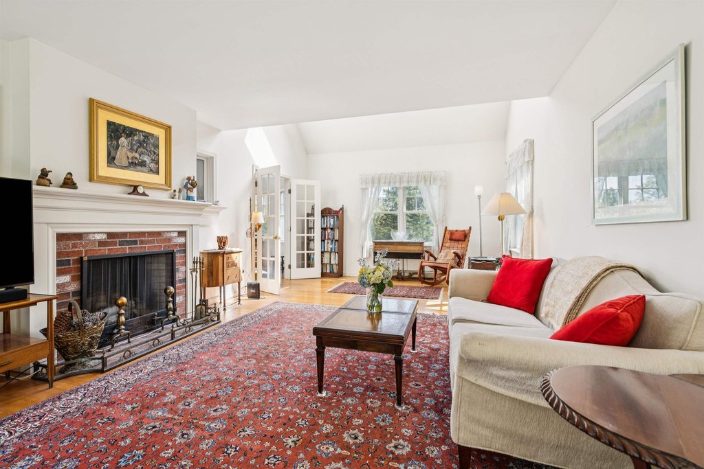 Norwich, Vermont, 05055, United States, 4 Bedrooms Bedrooms, ,2.5 BathroomsBathrooms,Residential,Forsale,2004851