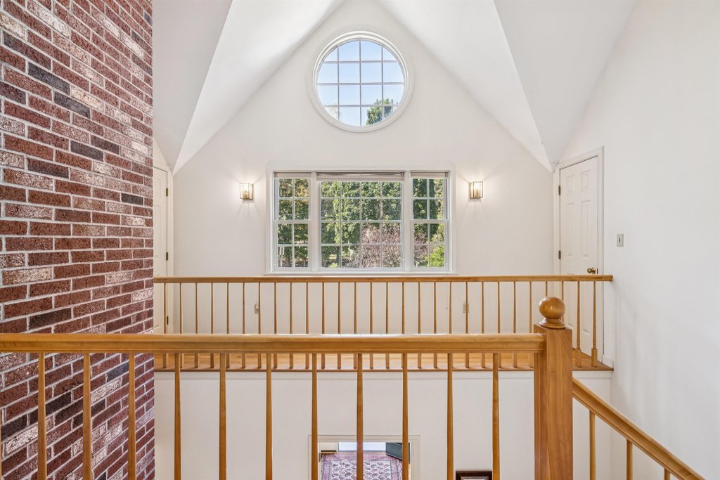 Norwich, Vermont, 05055, United States, 4 Bedrooms Bedrooms, ,2.5 BathroomsBathrooms,Residential,Forsale,2004851