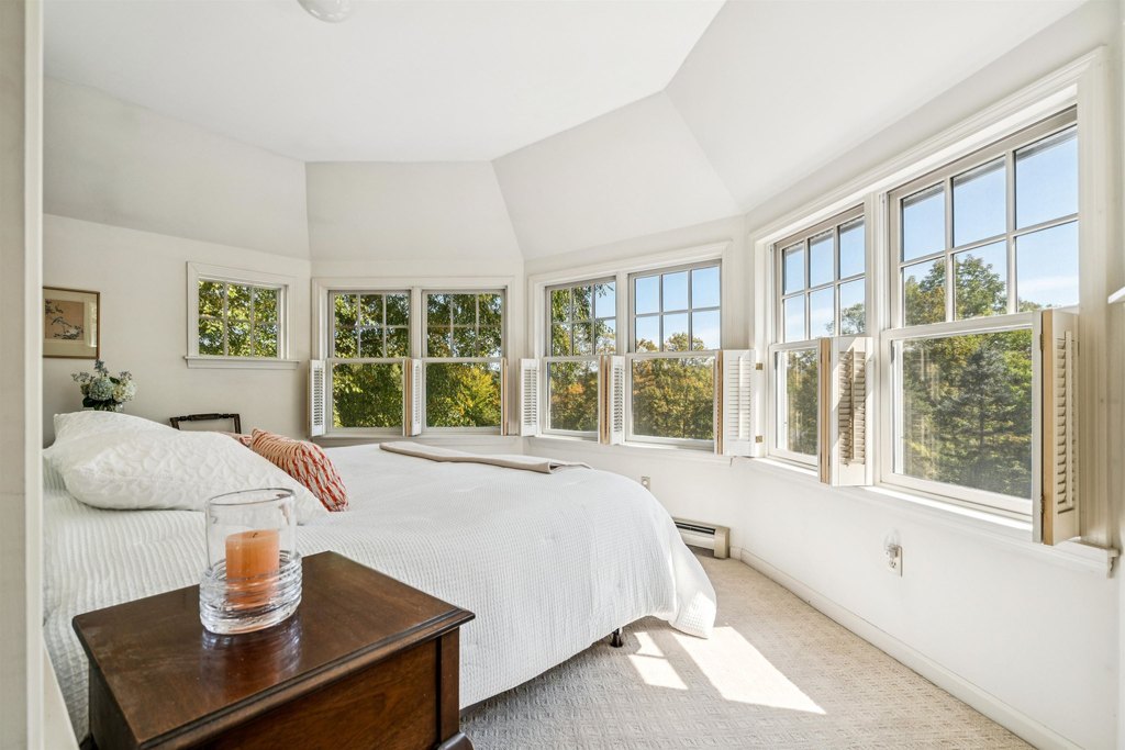 Norwich, Vermont, 05055, United States, 4 Bedrooms Bedrooms, ,2.5 BathroomsBathrooms,Residential,Forsale,2004851