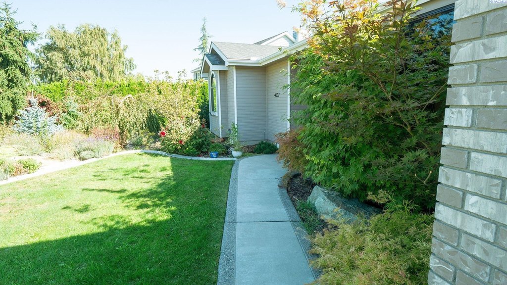 Kennewick, Washington, 99337, United States, 3 Bedrooms Bedrooms, ,2 BathroomsBathrooms,Residential,Forsale,1964557