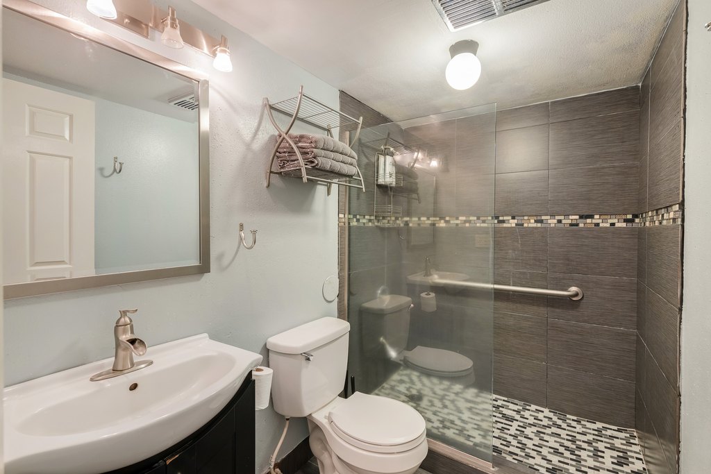 Kailua-Kona, Hawaii, 96740, United States, 1 Bedroom Bedrooms, ,1 BathroomBathrooms,Residential,Forsale,1989830