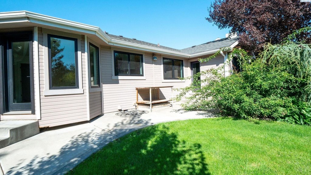 Kennewick, Washington, 99337, United States, 3 Bedrooms Bedrooms, ,2 BathroomsBathrooms,Residential,Forsale,1964557