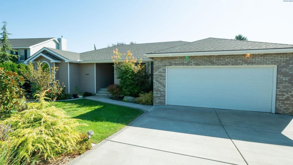 Kennewick, Washington, 99337, United States, 3 Bedrooms Bedrooms, ,2 BathroomsBathrooms,Residential,Forsale,1964557