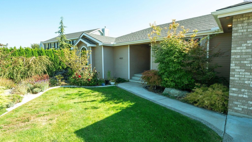 Kennewick, Washington, 99337, United States, 3 Bedrooms Bedrooms, ,2 BathroomsBathrooms,Residential,Forsale,1964557