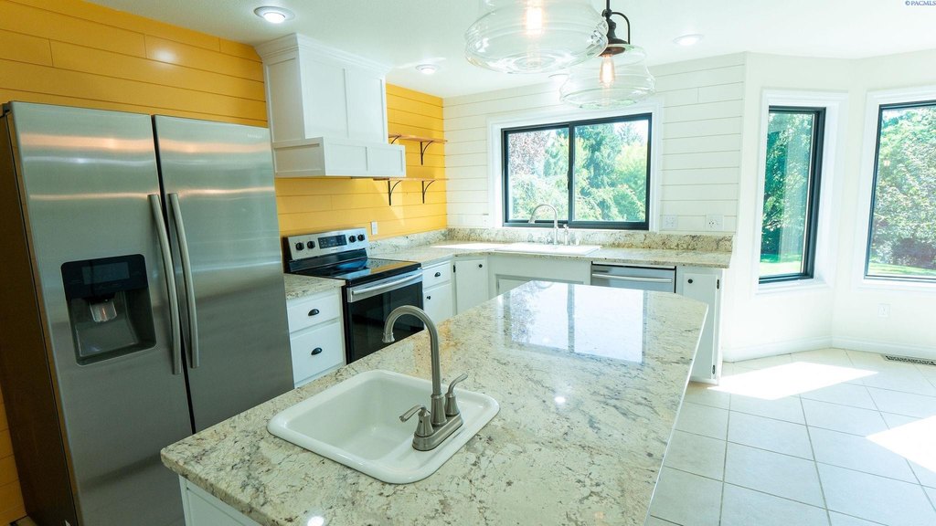 Kennewick, Washington, 99337, United States, 3 Bedrooms Bedrooms, ,2 BathroomsBathrooms,Residential,Forsale,1964557