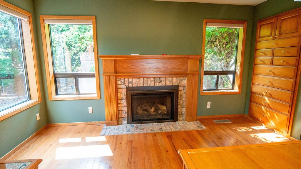 Richland, Washington, 99352, United States, 2 Bedrooms Bedrooms, ,3 BathroomsBathrooms,Residential,Forsale,1922429