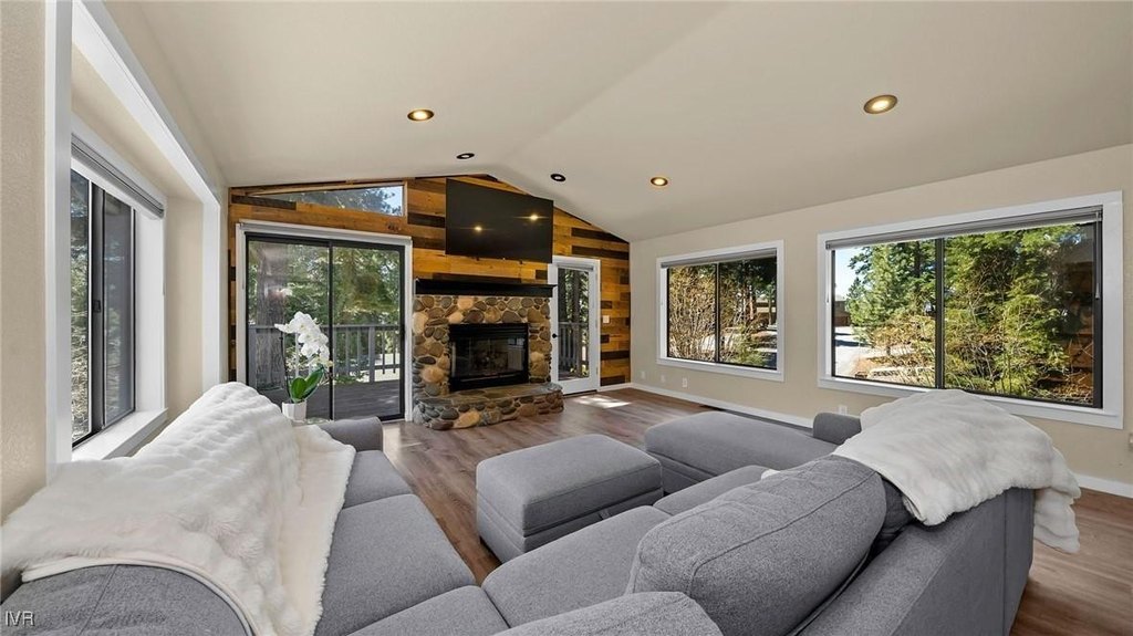 Incline Village, Nevada, 89451, United States, 3 Bedrooms Bedrooms, ,2.5 BathroomsBathrooms,Residential,Forsale,1973562