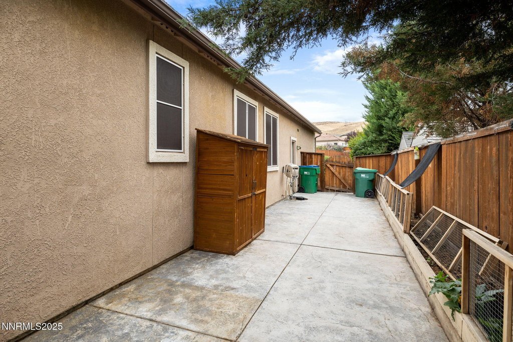 Sparks, Nevada, 89434, United States, 3 Bedrooms Bedrooms, ,2 BathroomsBathrooms,Residential,Forsale,1954162