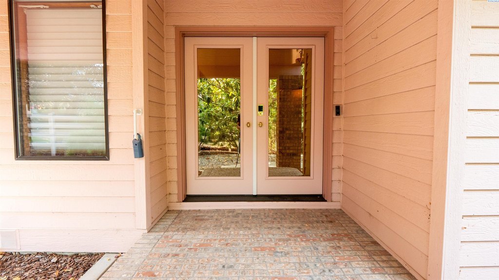 Richland, Washington, 99352, United States, 2 Bedrooms Bedrooms, ,3 BathroomsBathrooms,Residential,Forsale,1922429