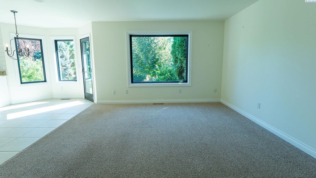 Kennewick, Washington, 99337, United States, 3 Bedrooms Bedrooms, ,2 BathroomsBathrooms,Residential,Forsale,1964557