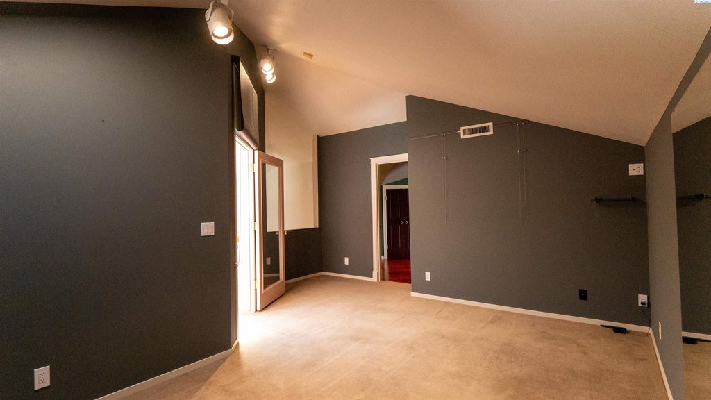 Richland, Washington, 99352, United States, 2 Bedrooms Bedrooms, ,3 BathroomsBathrooms,Residential,Forsale,1922429